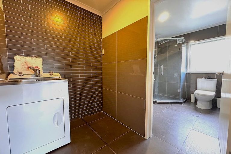 Photo of property in 50 Corricvale Way, Northcross, Auckland, 0630