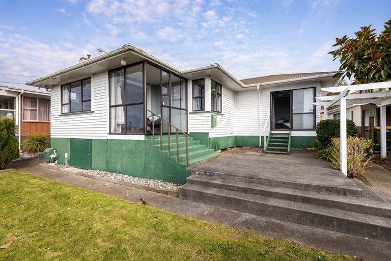 Photo of property in 3 George Street, Waitara, 4320