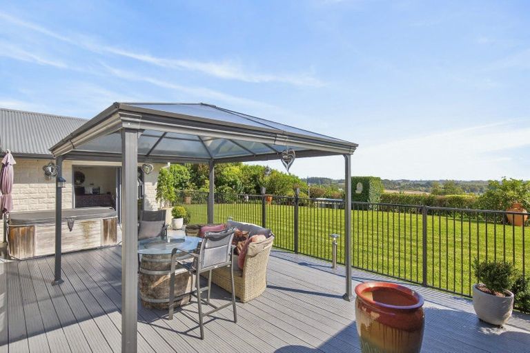 Photo of property in 25 Hanawera Ridge Road, Manakau, Otaki, 5583