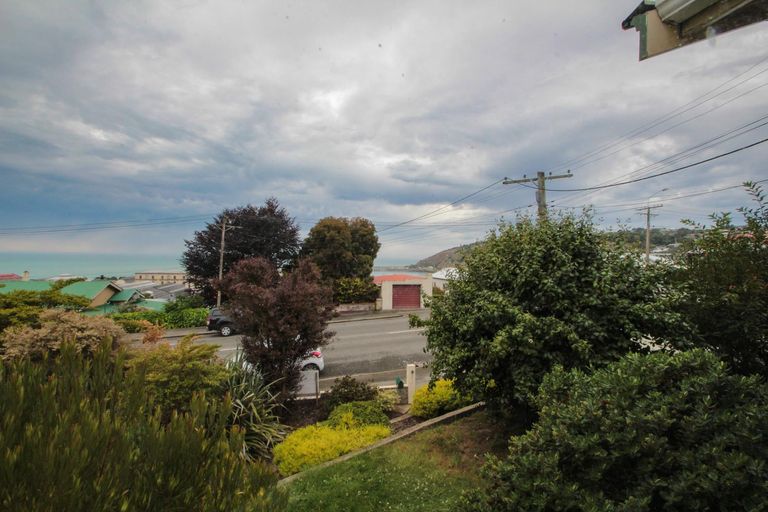 Photo of property in 30 Wharfe Street, South Hill, Oamaru, 9400
