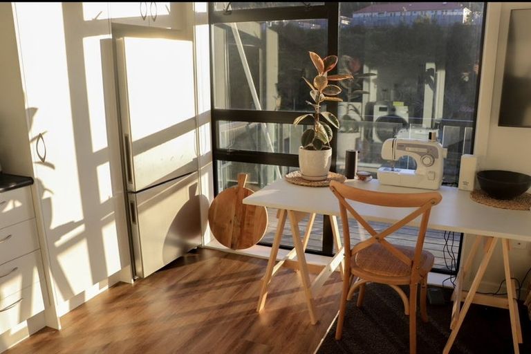 Photo of property in 2 Ara Paripari, Tawa, Wellington, 5028