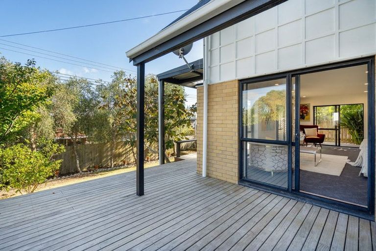 Photo of property in 1/78 Browns Bay Road, Rothesay Bay, Auckland, 0630