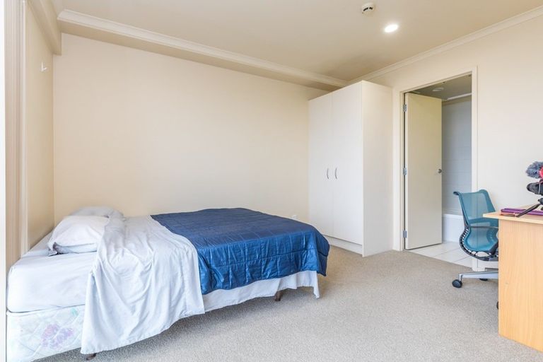 Photo of property in The Rennaissance, 11h/18 Ronwood Avenue, Manukau, Auckland, 2104