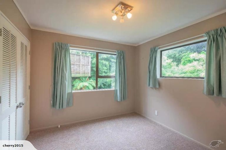 Photo of property in 10 Tio Tio Road, Miramar, Wellington, 6022