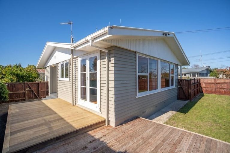 Photo of property in 100 Lewis Street, Glenview, Hamilton, 3206