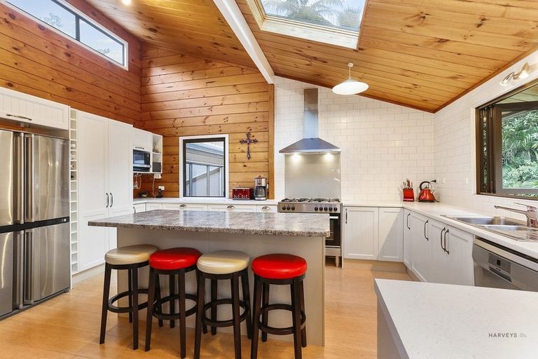 Photo of property in 63 Bush Road, Waiatarua, Auckland, 0604