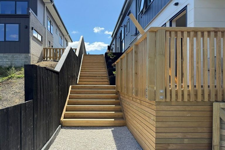 Photo of property in 30 Ridgehill Rise, Flat Bush, 2019