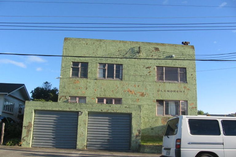 Photo of property in 2/2 Emerson Street, Petone, Lower Hutt, 5012