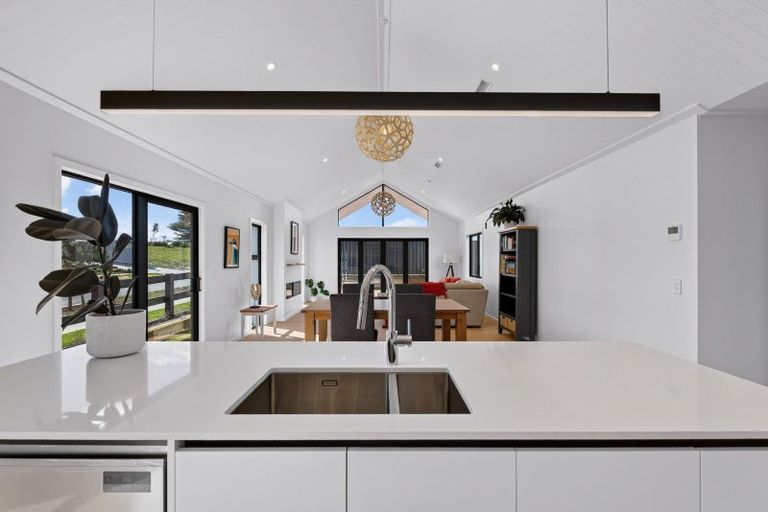 Photo of property in 8 Annie Aranui Drive, Poraiti, 4182