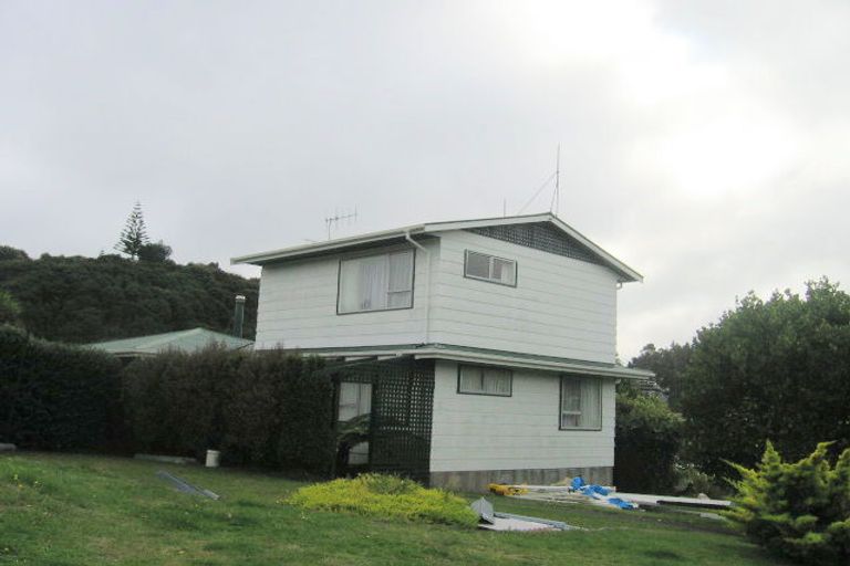 Photo of property in 17 Woolwich Close, Whitby, Porirua, 5024