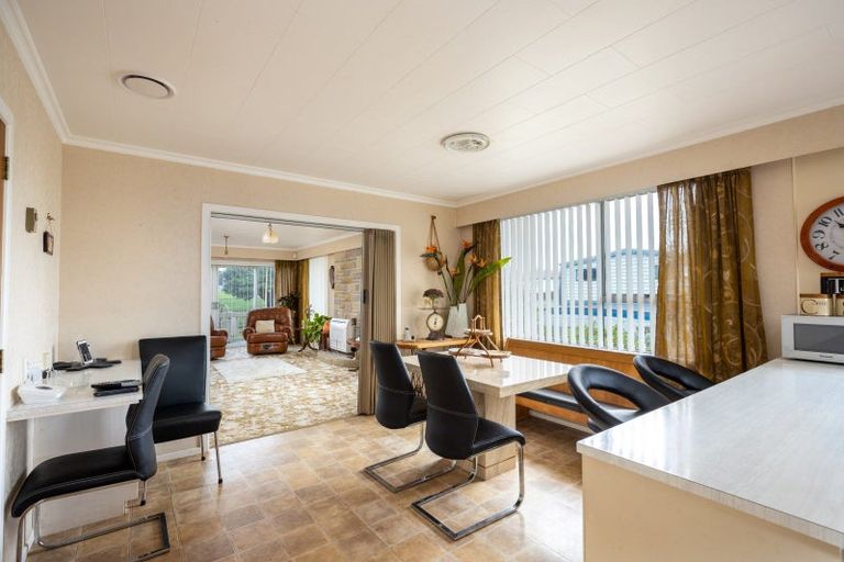 Photo of property in 42 Park Lane, Waitara, 4320