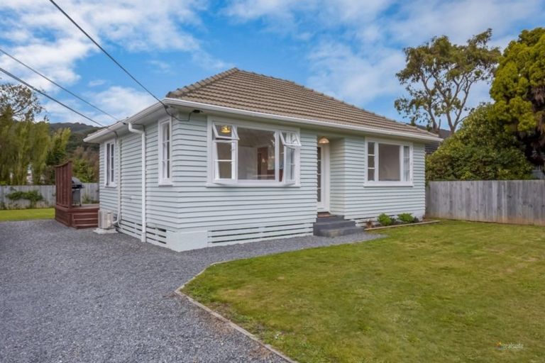 Photo of property in 22 Hyde Street, Wainuiomata, Lower Hutt, 5014