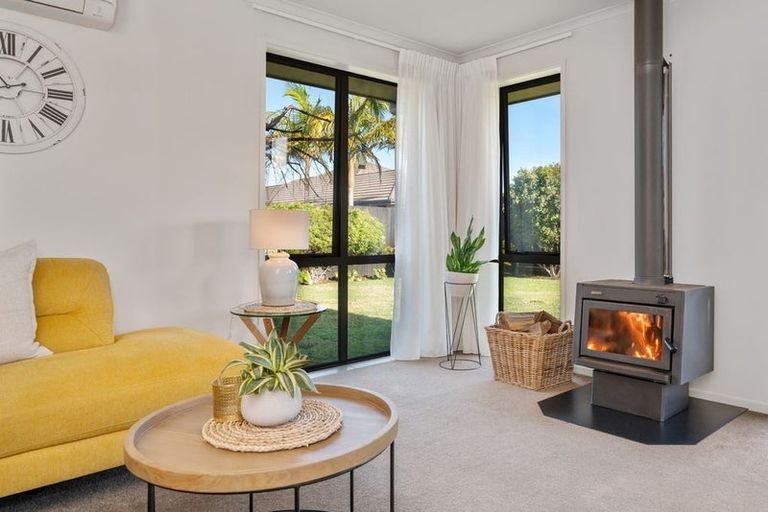 Photo of property in 130 Doncaster Drive, Papamoa Beach, Papamoa, 3118