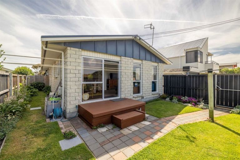 Photo of property in 1/528 Marine Parade, South New Brighton, Christchurch, 8062