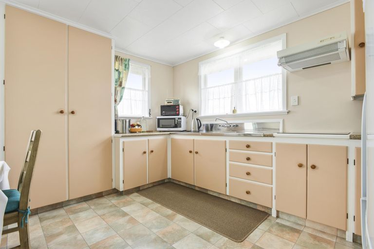 Photo of property in 45 Te Wheoro Street, Meremere, Mercer, 2474