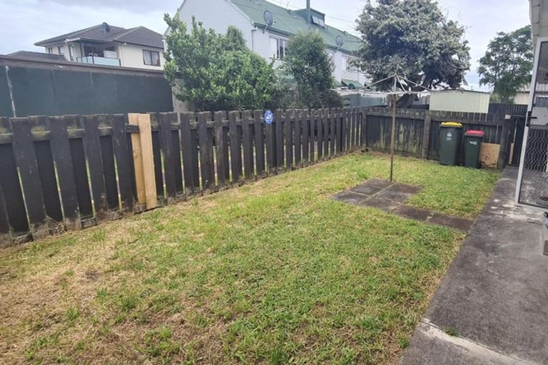 Photo of property in 2/81 Puhinui Road, Papatoetoe, Auckland, 2104