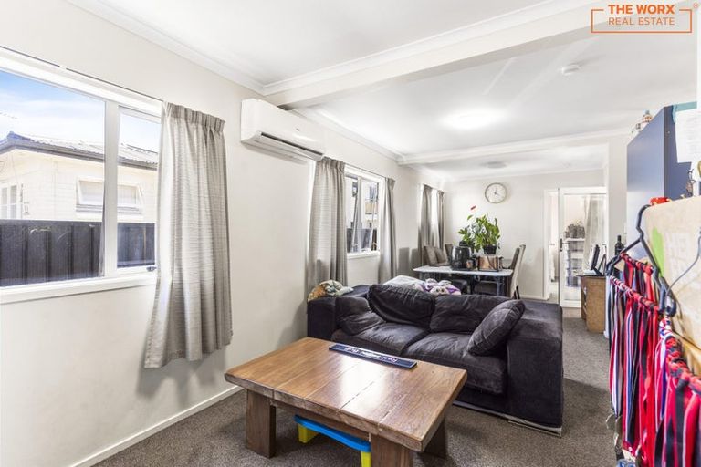 Photo of property in 10a Cambridge Road, Manurewa, Auckland, 2102