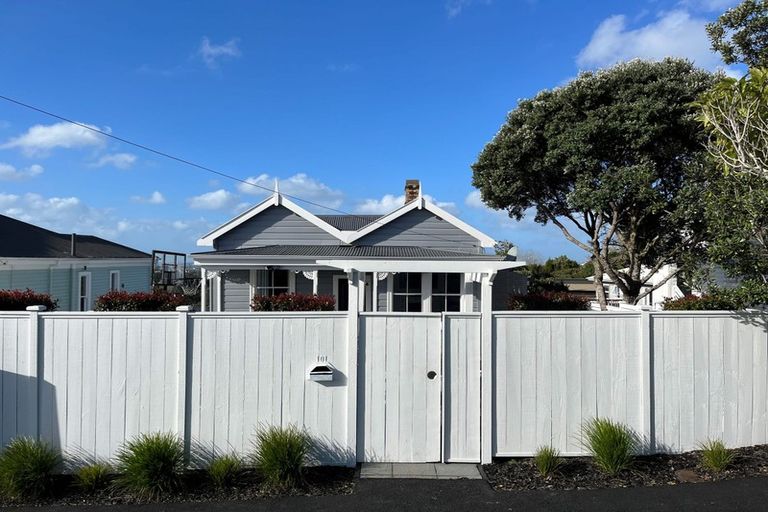 Photo of property in 1/101 Birkenhead Avenue, Birkenhead, Auckland, 0626