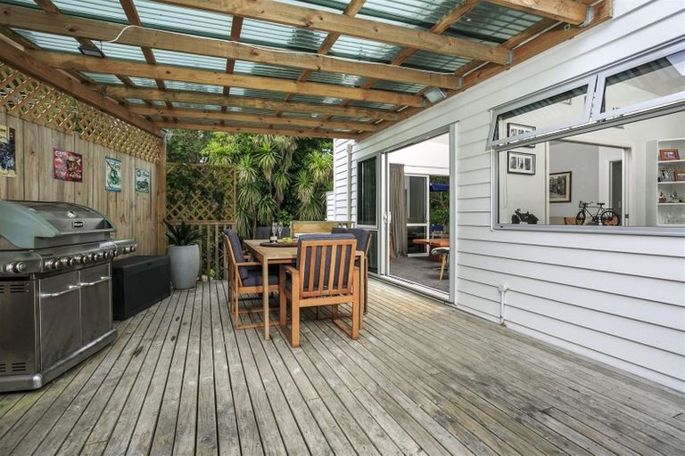 Photo of property in 128a Glamorgan Drive, Torbay, Auckland, 0630