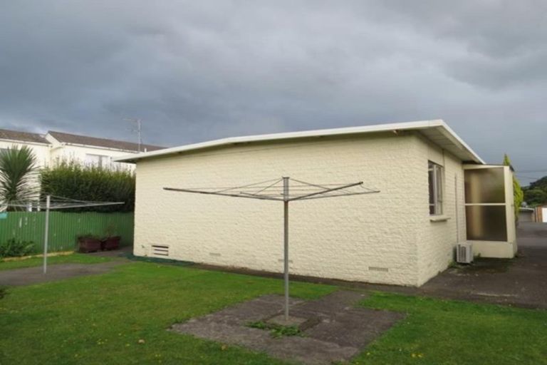 Photo of property in 71b Barrett Street, Westown, New Plymouth, 4310