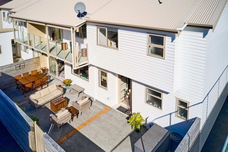 Photo of property in 14 Latimer Way, Petone, Lower Hutt, 5012