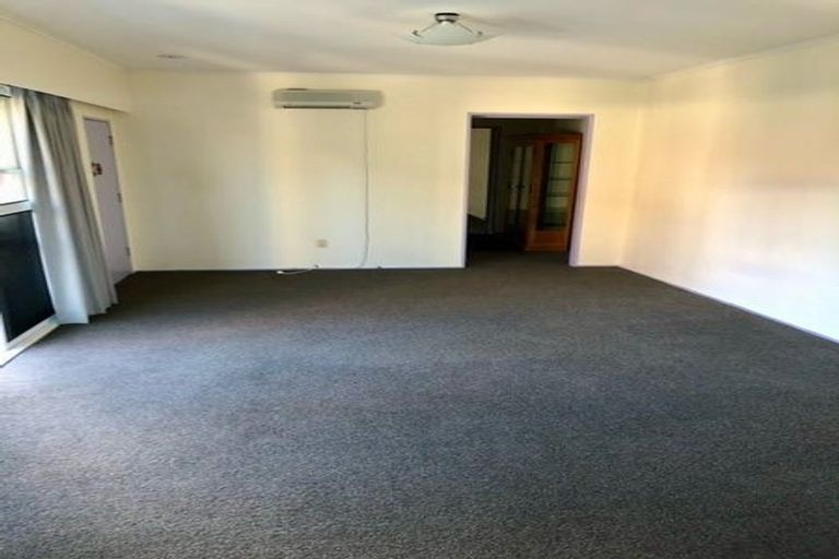 Photo of property in 15 Jaemont Avenue, Te Atatu South, Auckland, 0610