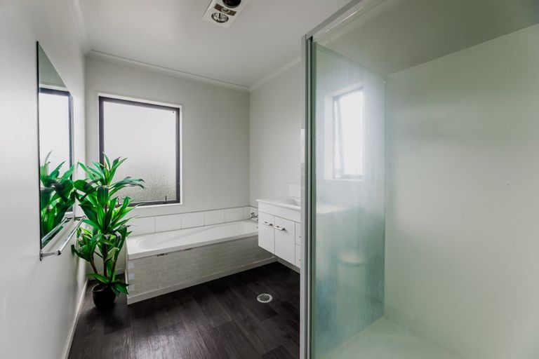 Photo of property in 85 Becker Drive, Weymouth, Auckland, 2103