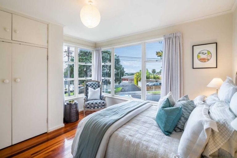 Photo of property in 2 Nutsey Avenue, Northcote, Auckland, 0627