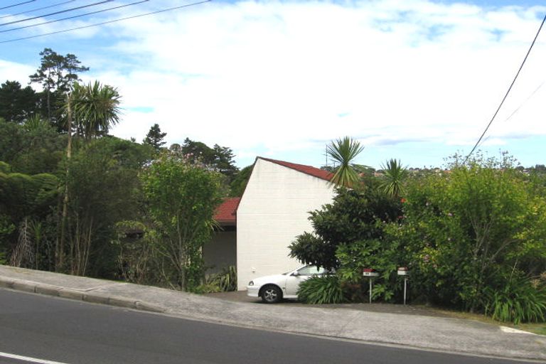 Photo of property in 1/801 Beach Road, Browns Bay, Auckland, 0630