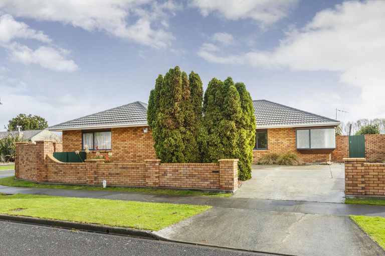 Photo of property in 82 Amberley Avenue, Highbury, Palmerston North, 4412