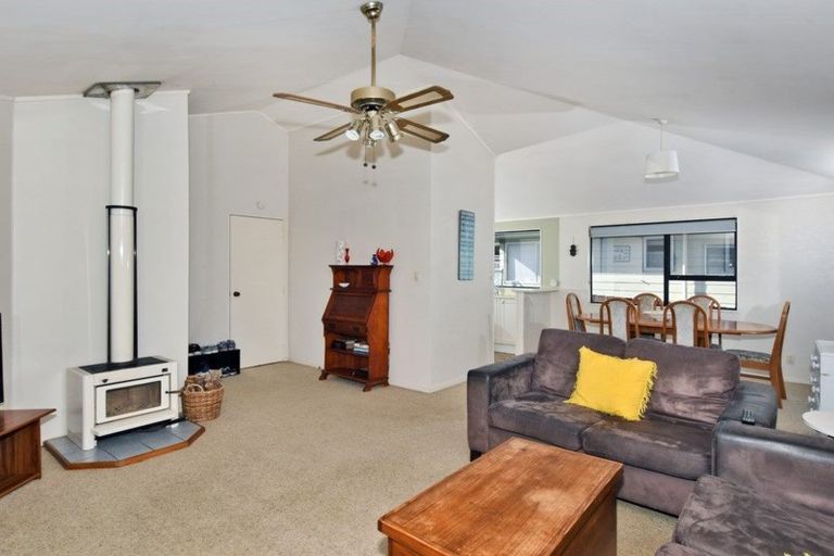 Photo of property in 31 Eureka Place, Parahaki, Whangarei, 0112