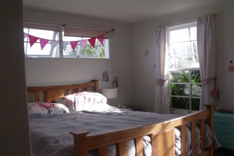 Photo of property in 1 James Cook Street, Havelock North, 4130