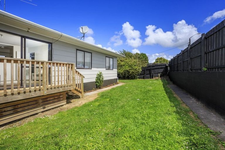 Photo of property in 2/106 Shifnal Drive, Randwick Park, Auckland, 2105