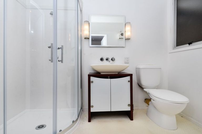 Photo of property in 85 Farquhar Road, Glendene, Auckland, 0602