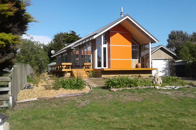 Photo of property in 50 Manga-pirau Street, Waikawa Beach, Manakau, 5573
