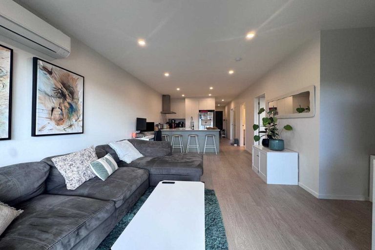 Photo of property in 6 Juniper Drive, Rosehill, Papakura, 2113
