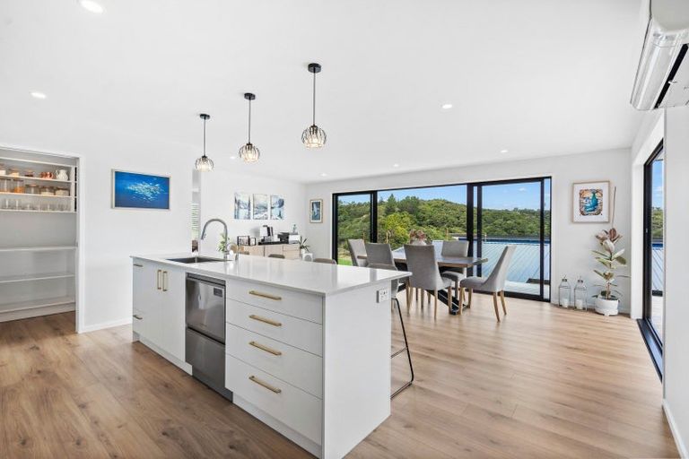 Photo of property in 11 Rihi Paea Rise, Ngunguru, 0173