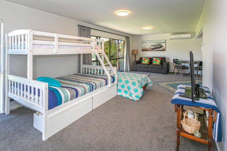 Photo of property in 3 Kon Tiki Road, Whiritoa, Whangamata, 3691