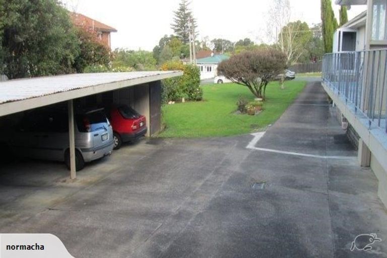 Photo of property in 3/20 Parkhill Road, Mellons Bay, Auckland, 2014