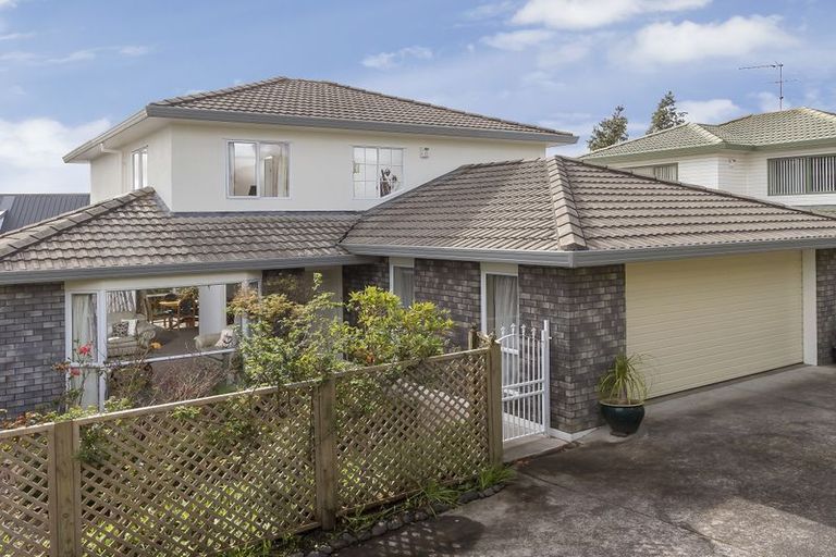 Photo of property in 2/47 Orangewood Drive, Northpark, Auckland, 2013
