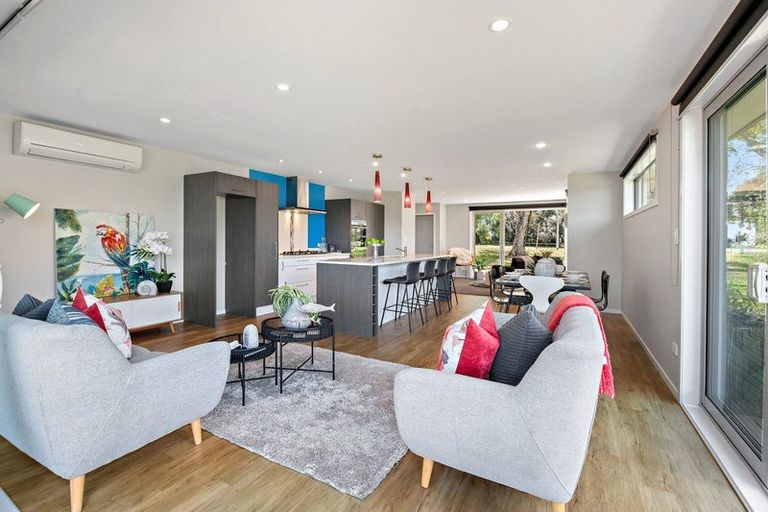 Photo of property in 160 Torkar Road, Clarks Beach, 2122