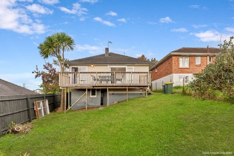 Photo of property in 24 Willerton Avenue, New Lynn, Auckland, 0600