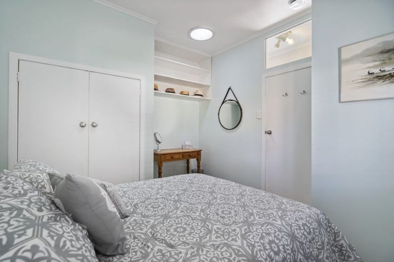 Photo of property in 1/58 Eversleigh Road, Belmont, Auckland, 0622