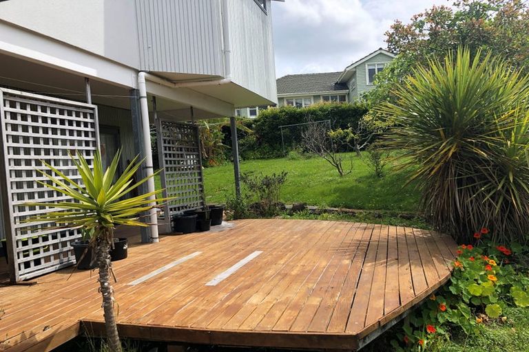 Photo of property in 8 Beacon Avenue, Campbells Bay, Auckland, 0630