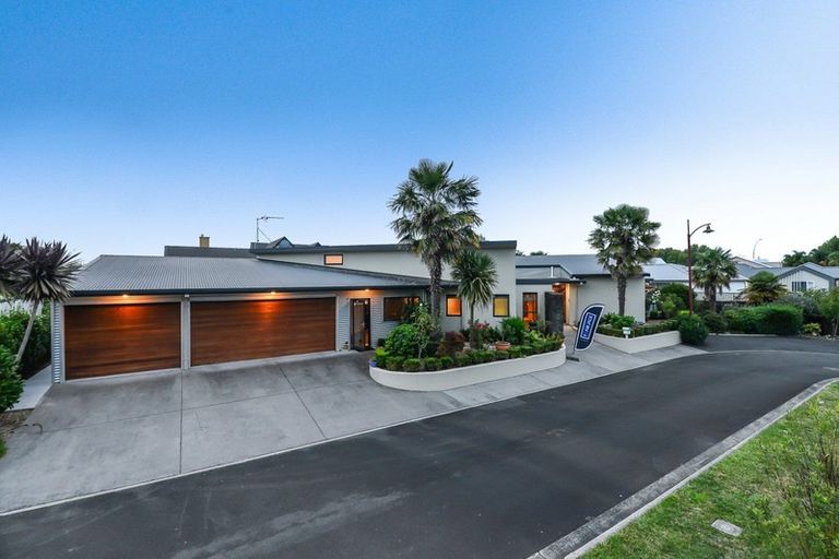 Photo of property in 21 Glen Cree Avenue, Rototuna, Hamilton, 3210