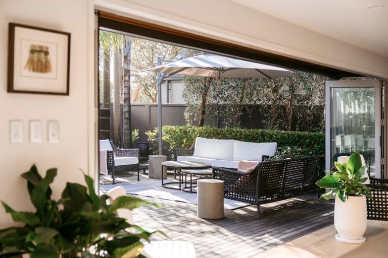 Photo of property in 241 Oceanbeach Road, Mount Maunganui, 3116