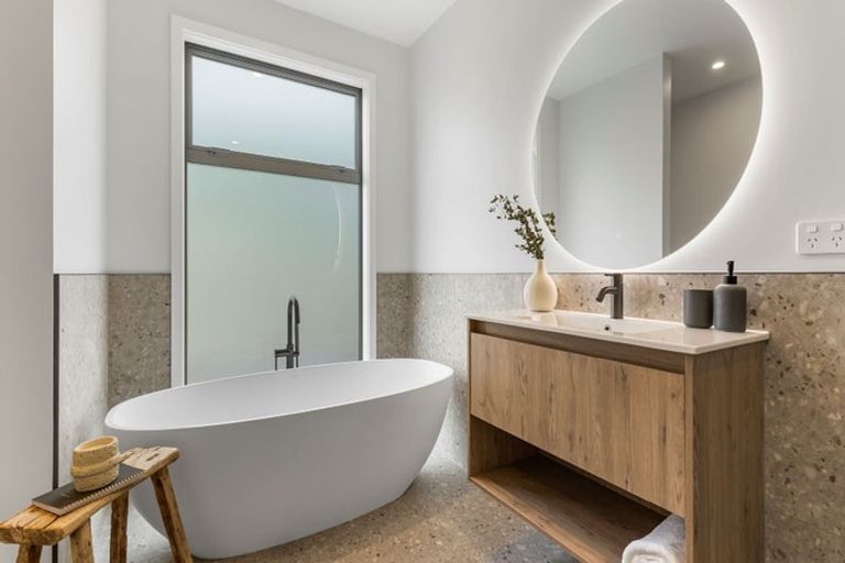 Photo of property in 39 Mcindoe Road, Kumeu, 0810