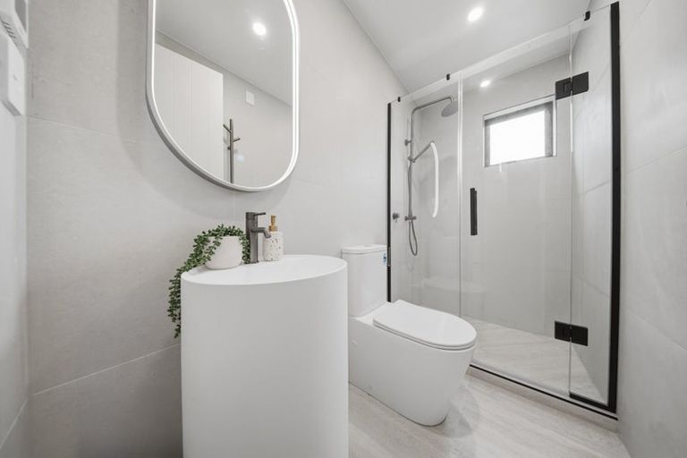 Photo of property in 2b Rangitoto Terrace, Milford, Auckland, 0620