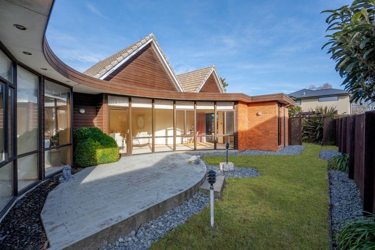 Photo of property in 19 Althorp Place, Avonhead, Christchurch, 8042