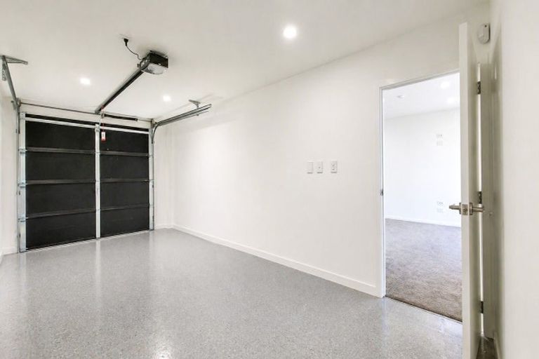 Photo of property in 1 Kaimai Avenue, Massey, 0614